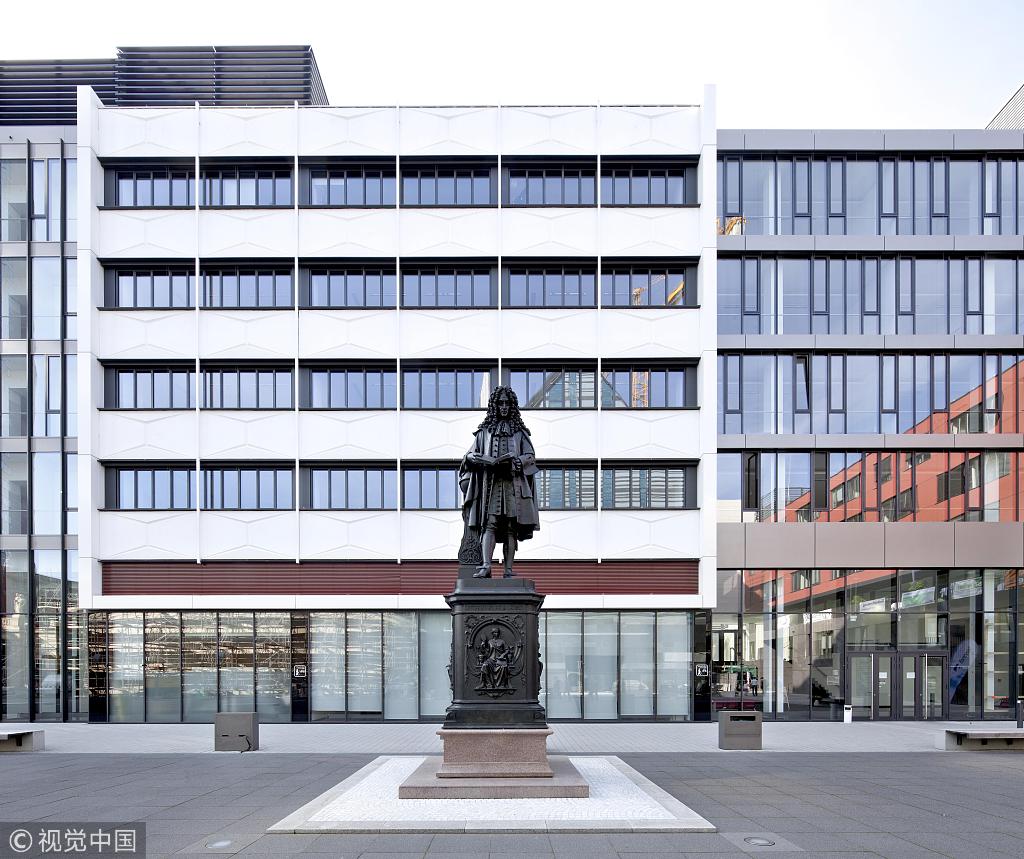 University of Leipzig, institute building on Augustplatz square.jpg